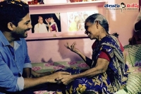 Allu arjun met old women suffering with cancer
