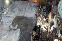 10 killed over 20 feared trapped after 3 storey building collapses in mumbai