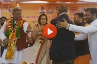 Drunk man refuses to leave stage during hema malini speech