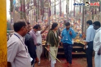 Collector personally supervises medaram jatara