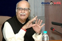 Lk advani left out of bjp 35th foundation day