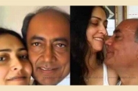 Newyork times makes a blooper with digvijay singh s photo
