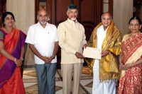 Ramoji behind babu choosing amaravati