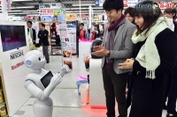 Robots seling mobiles