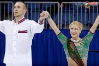 Russian skaters perform to dhol baje be amazed