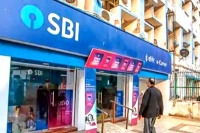 Sbi debit card user check sbi daily cash withdrawal limit for different atm cards