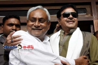 Shatrughan sinha sushil modi locked in twitter war