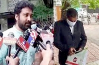 Actor siva balaji files complaint against school for barring his kids from online classes