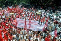 Trade unions and bank strike partially affects normal life in india