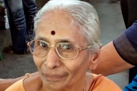 Malathi chandur biography telugu literature columnist writer