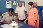 Rail passengers robbed of gold jewellery in andhra pradesh