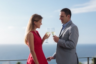 Romantic Tips for Newly married couple : Experts giving some romantic tips for newly married couple that how to start romantic conversation.