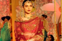 Bollywood actor aditi rao hydari stopped for flouting traffic rule