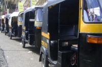 Ready to go behind bars but will not pay challan says fine imposed autorickshaw driver