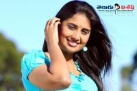 Shamili huge offer vishal pandemkodi sequel tamil movie meera jasmine