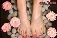 Homemade remedies for soft feet beauty tips