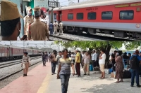 Bomb threat to trains running from visakha to secundrabad anonymous call