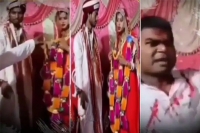 Watch bride s lover shows up at wedding shouts maine sacha pyaar kiya hai kajal