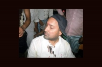 Angry mob tries to set alight bihar minister