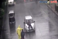 Man dragged on car bonnet for 300 meters