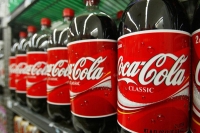 22 year old dies from gas after drinking coca cola in 10 minutes