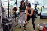 Deepika padukone breaks into lungi dance while working out