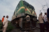 Mumbai chennai train engine travels 13 km without driver