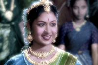 Telugu great actress savitri biography tollywood news