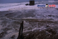 Cyclone fani makes landfall wreaks havoc in odisha