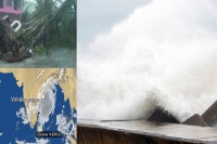 Hudhud cyclone effect on andhra pradesh