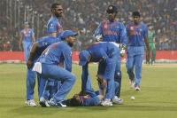India beat pakistan by 6 wickets