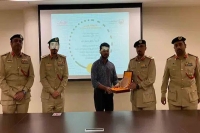 Indian expat honoured by dubai police for handing over rs 2 crore cash found in lift