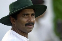 Javed miandad questions shahid afridi s place in pakistan squad