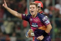 Virat kohli batting like machine says adam zampa