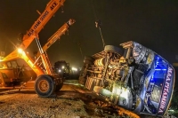 17 killed six hurt in road accident in up s kanpur says police