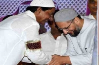 Trs will form govt in telangana on its own asaduddin owaisi