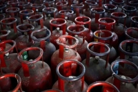 Commercial lpg price slashed by rs 91 50 check new cost of 19 kg cylinder in your city