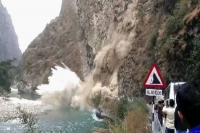 Chandigarh manali highway blocked after major landslide
