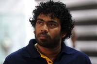 Knee injury forces lasith malinga to return home