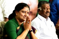 Sasikala to sworn in as next cm on 7th