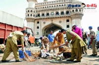 Police refused to municipal staff ay charminar