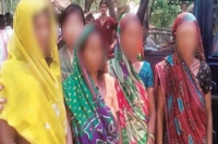 5 women paraded naked in uttar pradesh