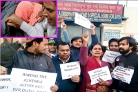 Juvenile convict released nirbhaya parents lead massive protest at india gate