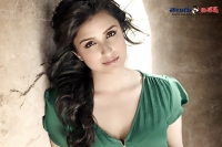 Parineeti chopra spent 1 million for 2 shirts indonesia jakarta