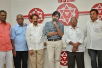 Pawan kalyan comments on narendra modi over hunger strike