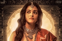 Aishwarya rai to play antagonist in mani ratnam s ponniyin selvan
