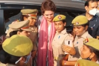 Smartphones scooties for girl students if congress voted to power says priyanka gandhi