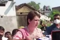 The govt has failed it has completely ignored farmers says priyanka gandhi