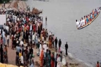 Boat accident in pulicat lake passengers narrow escape