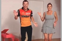 David warner and wife groove to butta bomma in tiktok video